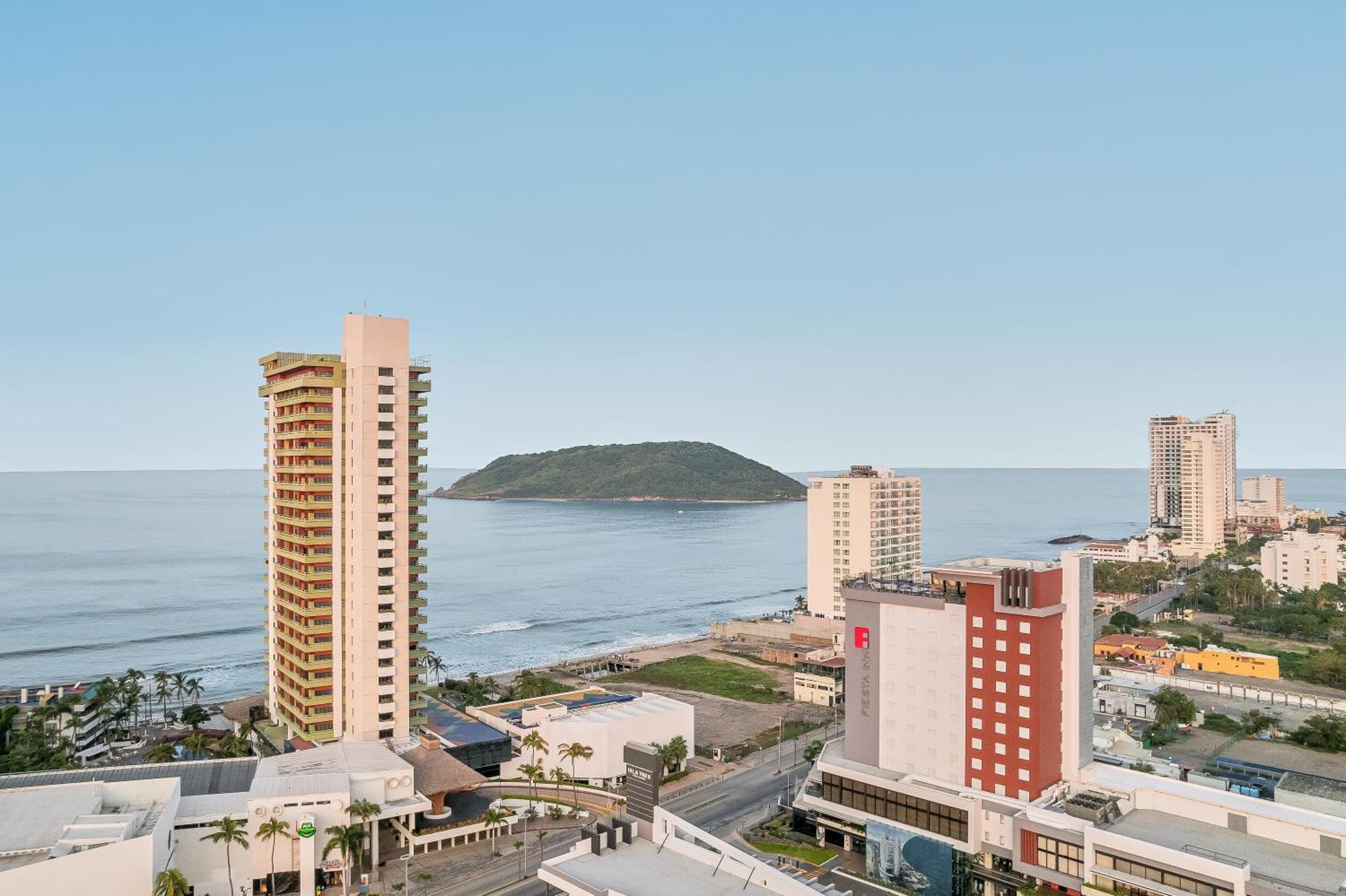 Fiesta Inn Mazatlan Exterior photo